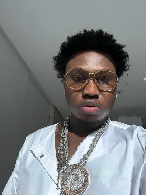 Zlatan Ibile criticizes fans for awkward behavior around celebrities