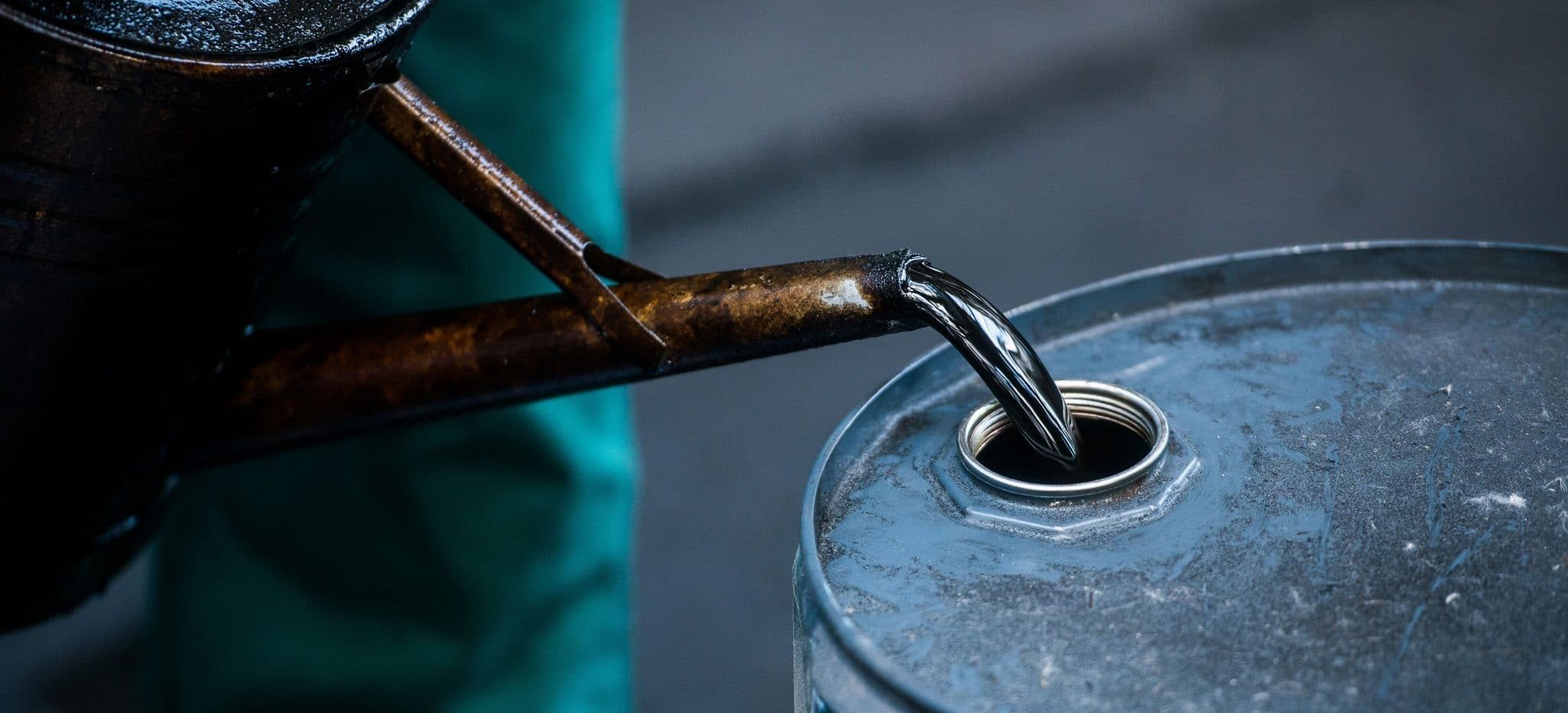 Global oil prices fall as Venezuela considers leaving OPEC after decades